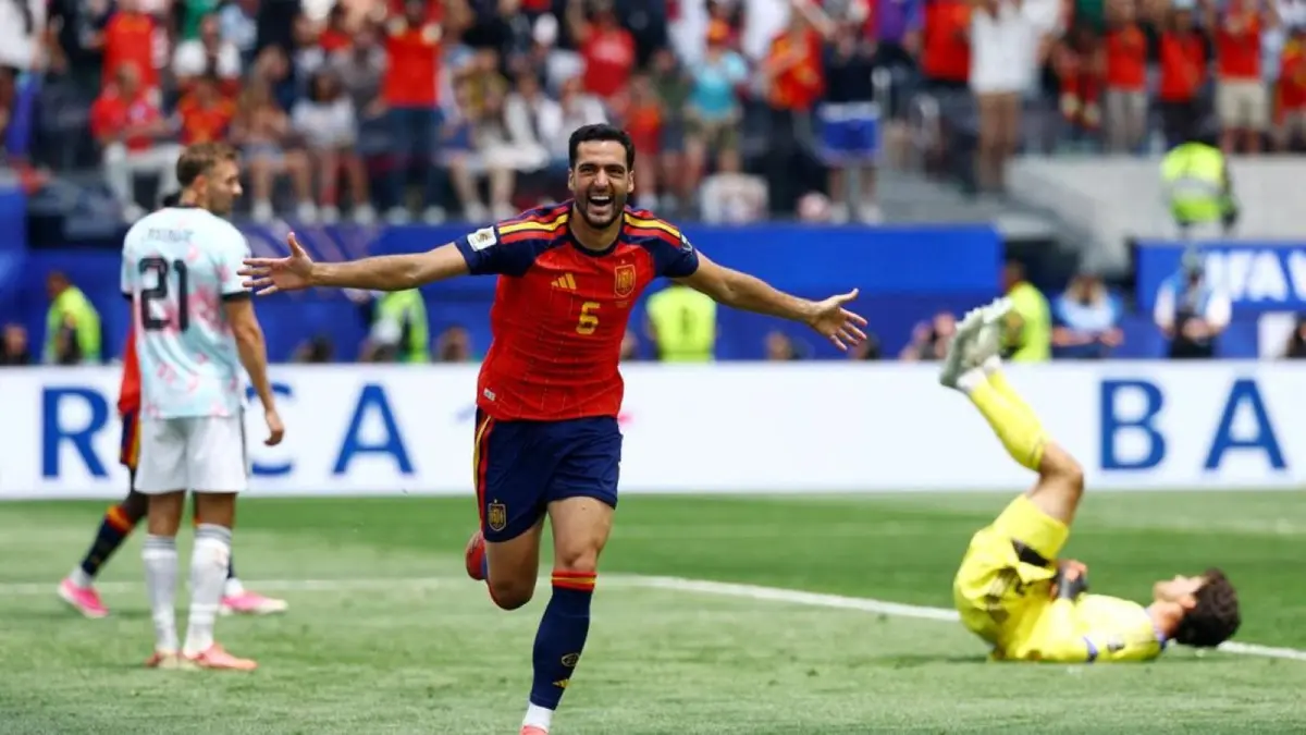Mikel Merino merayakan gol kemenangan Spanyol. Gelandang Arsenal itu menjadi supersub andalan Tim Matador jelang semifinal Piala Dunia 2026 melawan Prancis. Foto FIFA