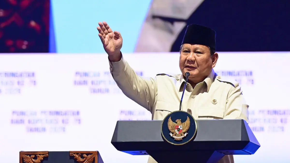 Presiden Prabowo Subianto menyampaikan arahan pada Puncak Peringatan Hari Koperasi Nasional ke-79 di Indonesia Arena, Jakarta, Minggu (12/7). Foto: Biro Pers Sekretariat Presiden