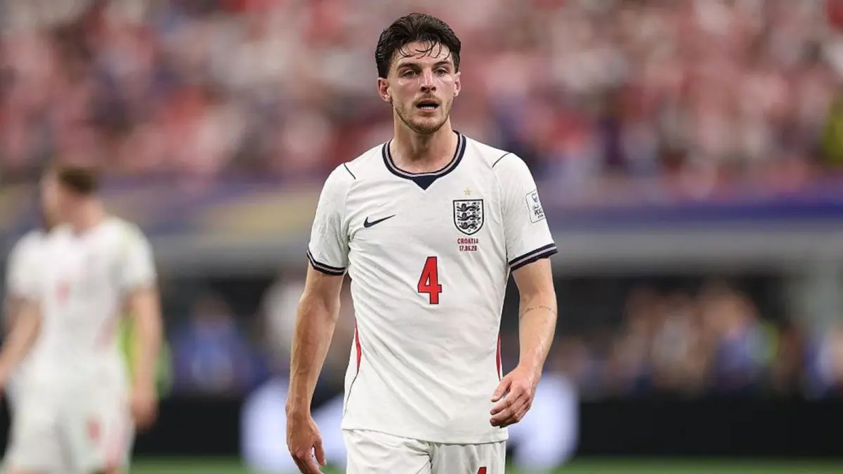 Gelandang Inggris Declan Rice masih menjalani pemantauan kondisi fisik menjelang semifinal Piala Dunia 2026 melawan Argentina.