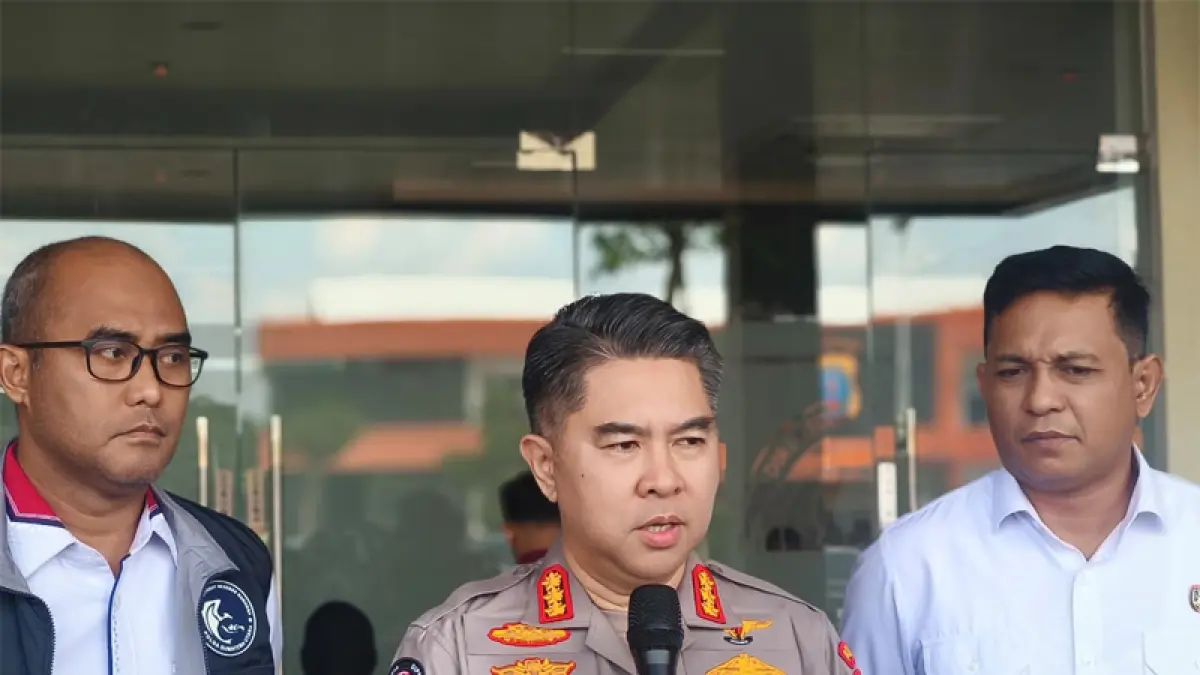  Kombes Pol. Andy Arisandi didamping Humas.