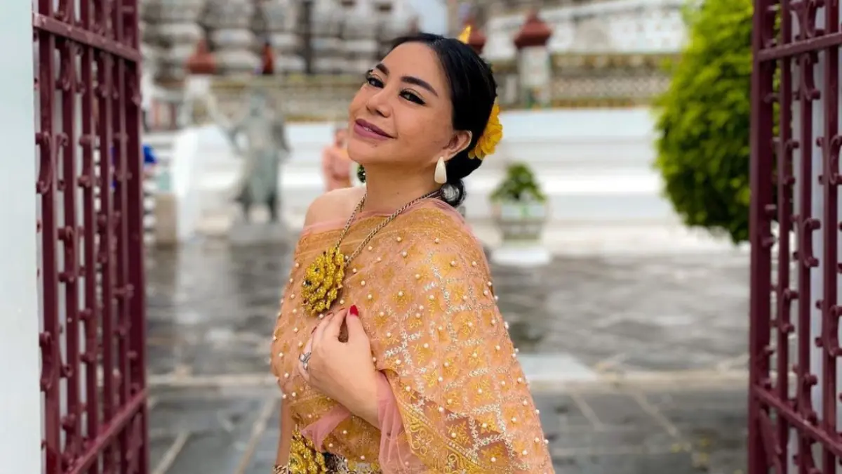 Pedangdut Anisa Bahar.