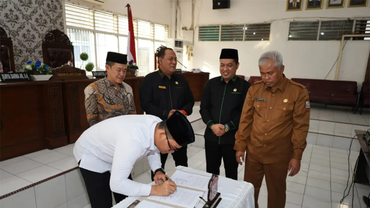Penandatanganan berita acara persetujuan bersama antara DPRD Kota Tanjungbalai dan Pemerintah Kota Tanjungbalai.