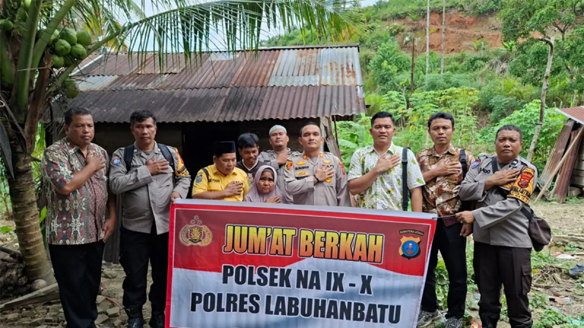 Kapolsek Na IX-X AKP Gunawan Sinurat bersama jajaran personel melaksanakan rangkaian kegiatan sosial.
