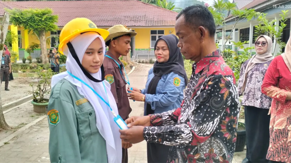 Pelepasan siswa SMKN Pertanian Pembangunan (PP) 1 Kualuh Selatan melaksanakan Praktik Kerja Lapangan di berbagai perusahaan yang tersebar di Provinsi Sumatera Utara.