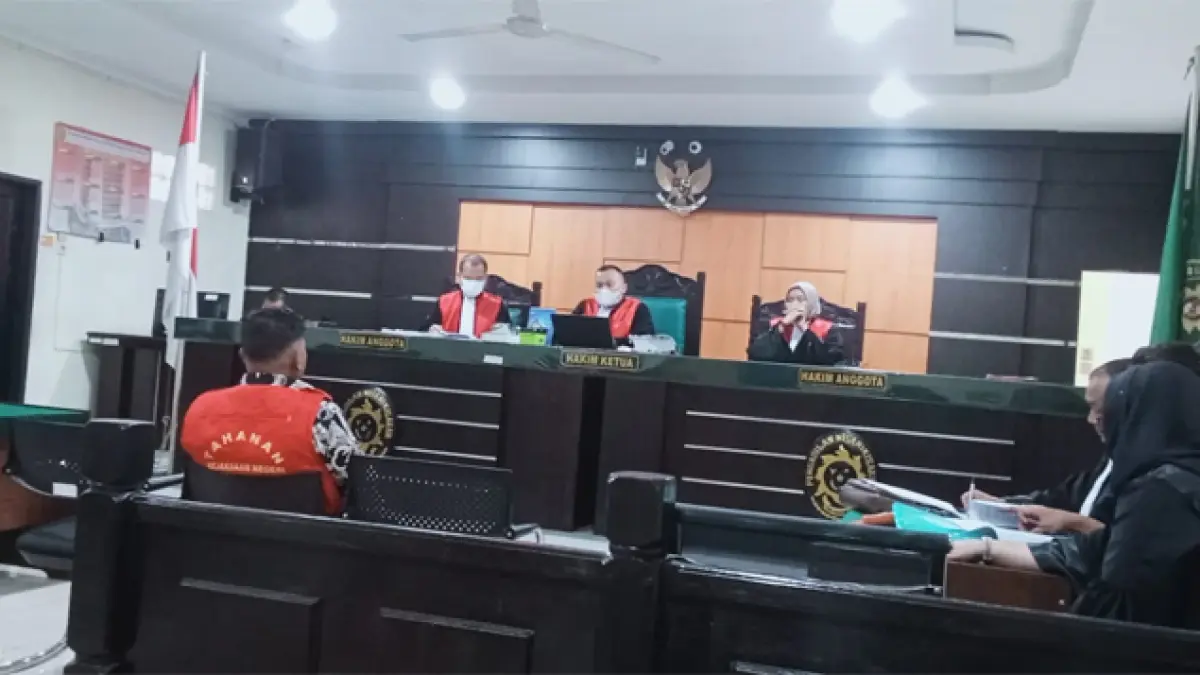 Sidang kasus perdagangan illegal sisik trenggiling, oknum AHS divonisi 9 tahun penjara.