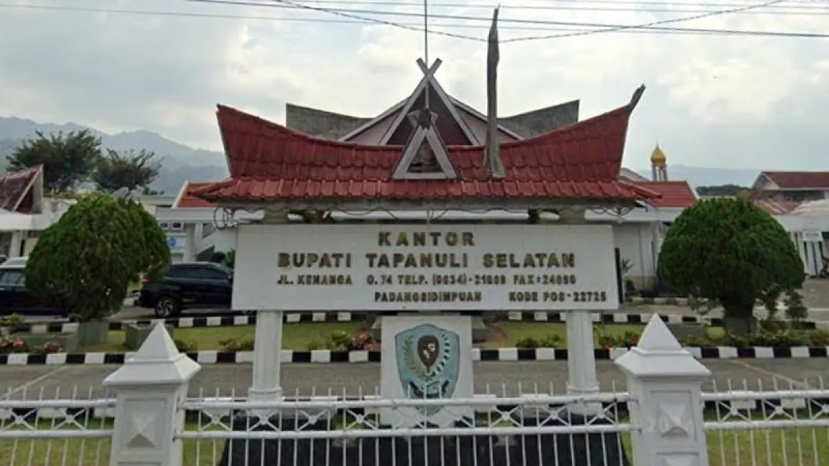 Kantor Bupati Tapsel.