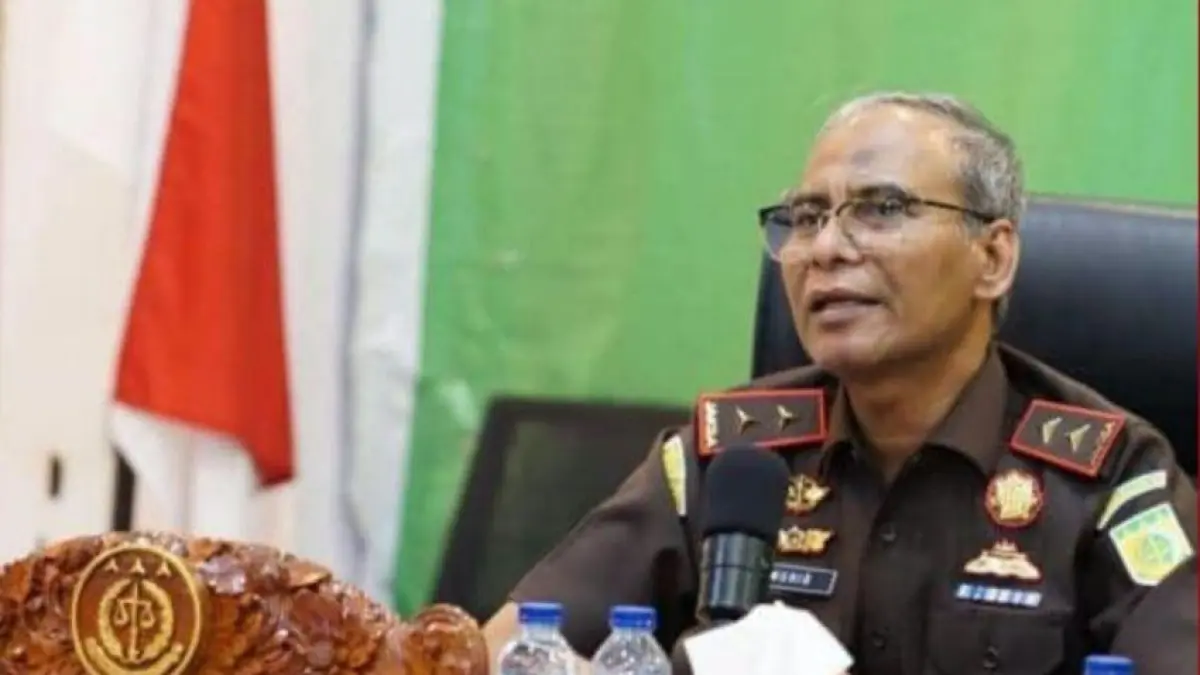  Kepala Kejaksaan Tinggi Sumatera Utara Muhibuddin ditunjuk menjadi salah satu anggota tim penyidik Kejaksaan Agung untuk menangani kasus dugaan korupsi dan TPPU yang menyeret mantan Jampidsus Febrie Adriansyah. 