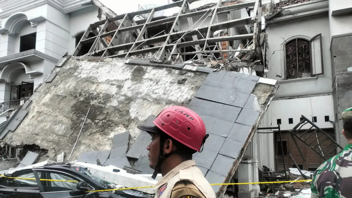Lokasi dugaan ledakan rumah di Jalan Grand Polonia, Medan. Hasil pemeriksaan Tim PGN menunjukkan tidak terdeteksi kandungan gas metana (0 ppm) di area kejadian.