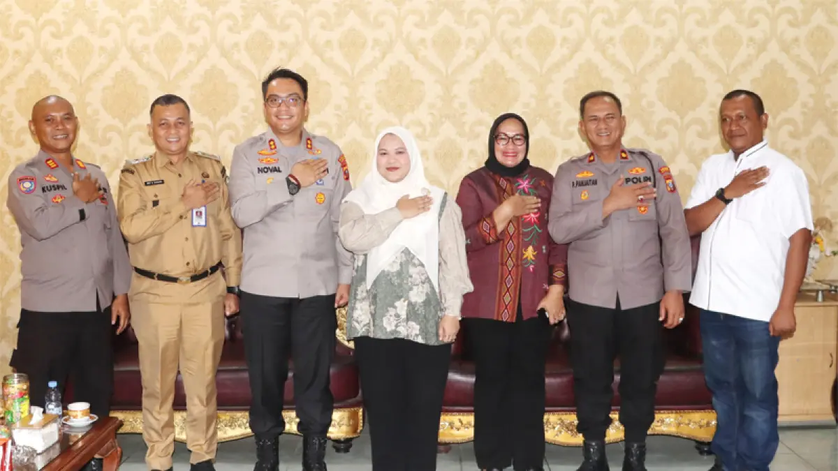 Kapolres P.Sidimpuan AKBP Noval N.G Desky, Ketua DPRD Srifitrah Munawaroh, Wakil Ketua DPRD Taty Ariyani Tambunan dan Sekwan Roy Susanto Siagian.