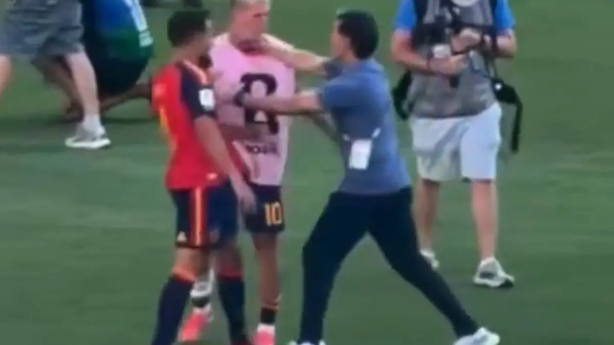 Dani Olmo menilai permintaan maaf Roberto Ayala usai insiden final Piala Dunia 2026 tidak tulus karena masih disertai pembenaran atas tindakannya.