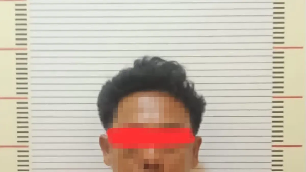 &nbsp;Tersangka KSC (36) saat menjalani pemeriksaan di Polres Tapteng.