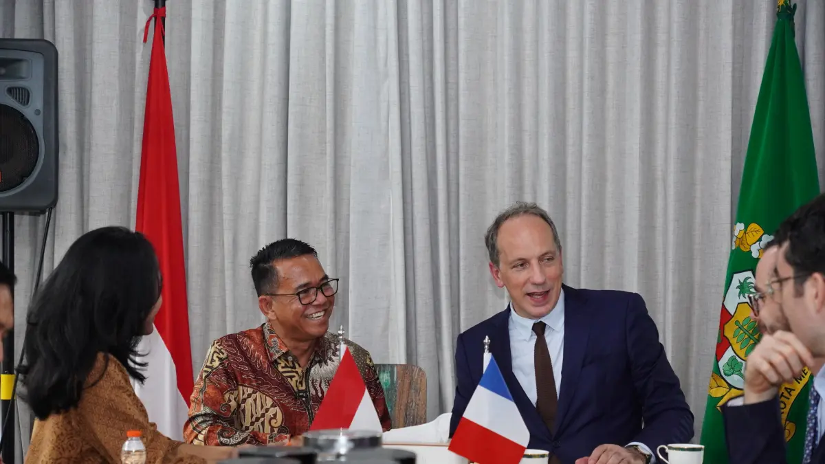Wakil Wali Kota Medan H. Zakiyuddin Harahap menerima kunjungan kehormatan Duta Besar Prancis untuk Indonesia, H.E. Mr. Fabien Penone, di Rumah Dinas Wakil Wali Kota Medan.&nbsp;
