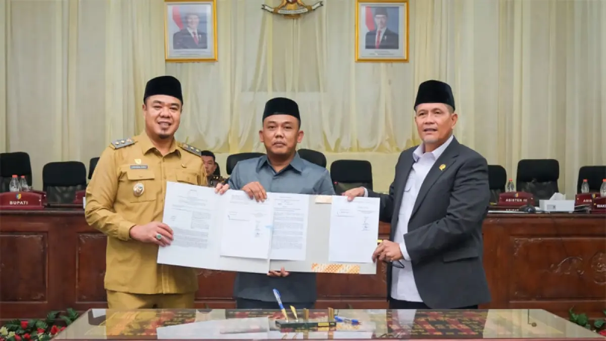 Wakil Bupati Batu Bara, Syafrizal dan Wakil Ketua DPRD Kabupaten Batu Bara, Nurhaji.