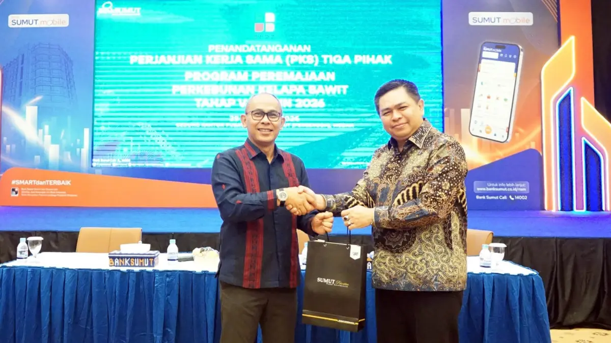 Direktur TI dan Operasional Bank Sumut Sandhy Sofian saat penandatanganan kerja sama Program Peremajaan Sawit Rakyat (PSR) Tahap V Tahun 2026 di Kantor Pusat Bank Sumut, Medan.