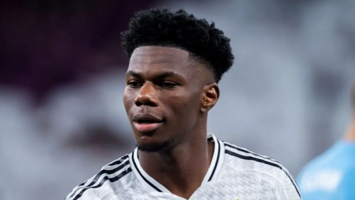 Gelandang Real Madrid, Aurelien Tchouameni, dikabarkan masuk radar Manchester United pada bursa transfer musim panas 2026. Los Blancos disebut hanya bersedia melepas pemain asal Prancis itu dengan nilai sekitar Rp1,6 triliun.