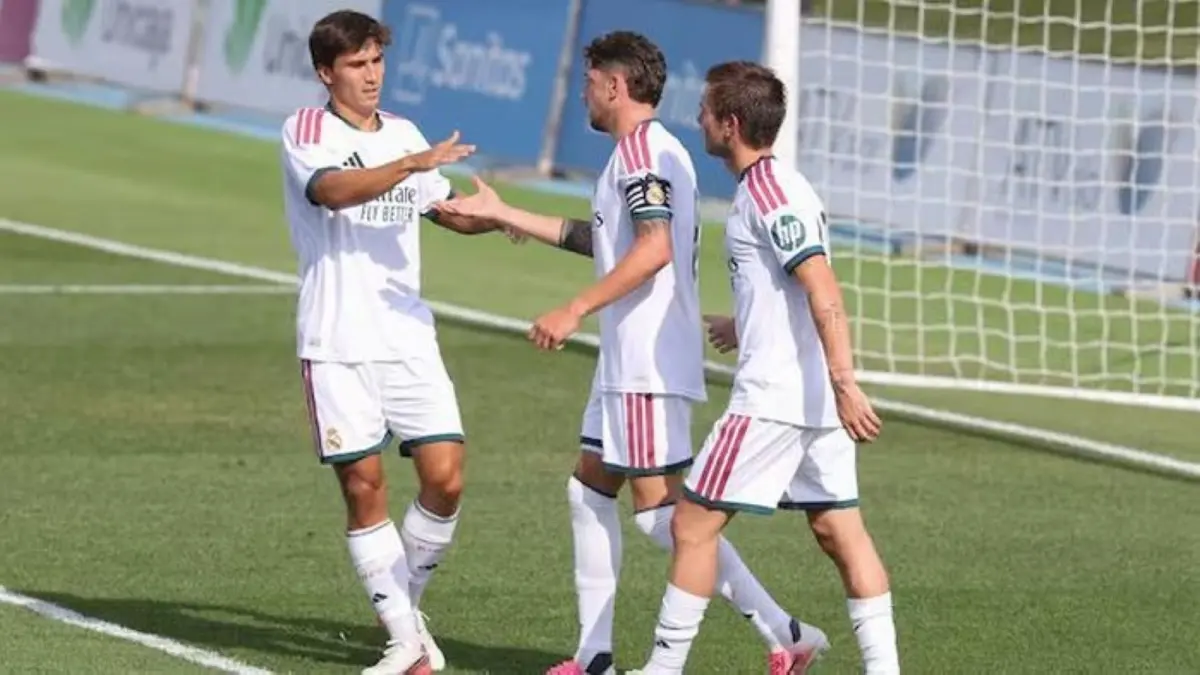 Pemain Real Madrid merayakan gol saat mengalahkan Leganes 4-1 dalam laga uji coba pramusim di Stadion Alfredo Di Stefano. Kemenangan ini menjadi hasil positif kedua beruntun bagi tim asuhan Jose Mourinho.