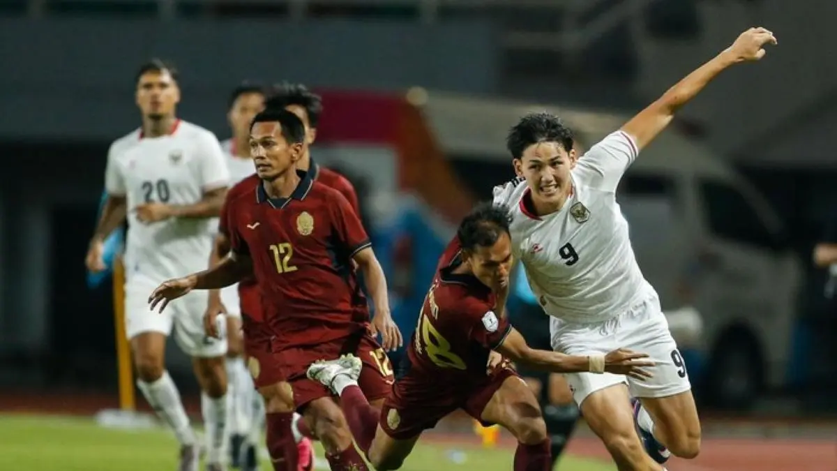 Penyerang Timnas Indonesia Mitchell Baker merayakan salah satu golnya ke gawang Kamboja pada Piala AFF 2026. Performa Garuda membuat media Vietnam mulai mewaspadai kekuatan tim asuhan John Herdman.