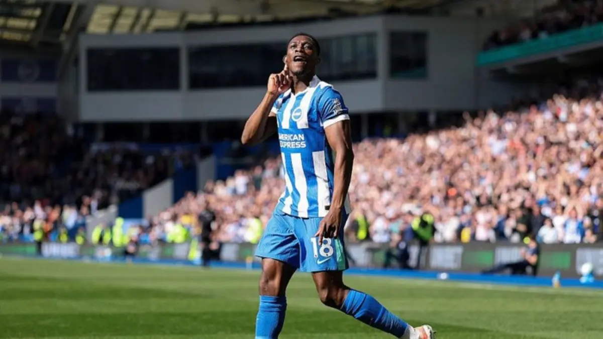 Striker Brighton & Hove Albion, Danny Welbeck, masuk radar Chelsea pada bursa transfer musim panas 2026. Xabi Alonso dikabarkan menginginkan penyerang senior untuk menambah pengalaman dan kepemimpinan di skuad The Blues.