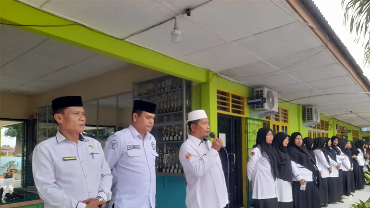 MTs Negeri 3 Labuhanbatu Utara resmi mendeklarasikan Program Pembiasaan Bahasa Arab dan Bahasa Inggris.
