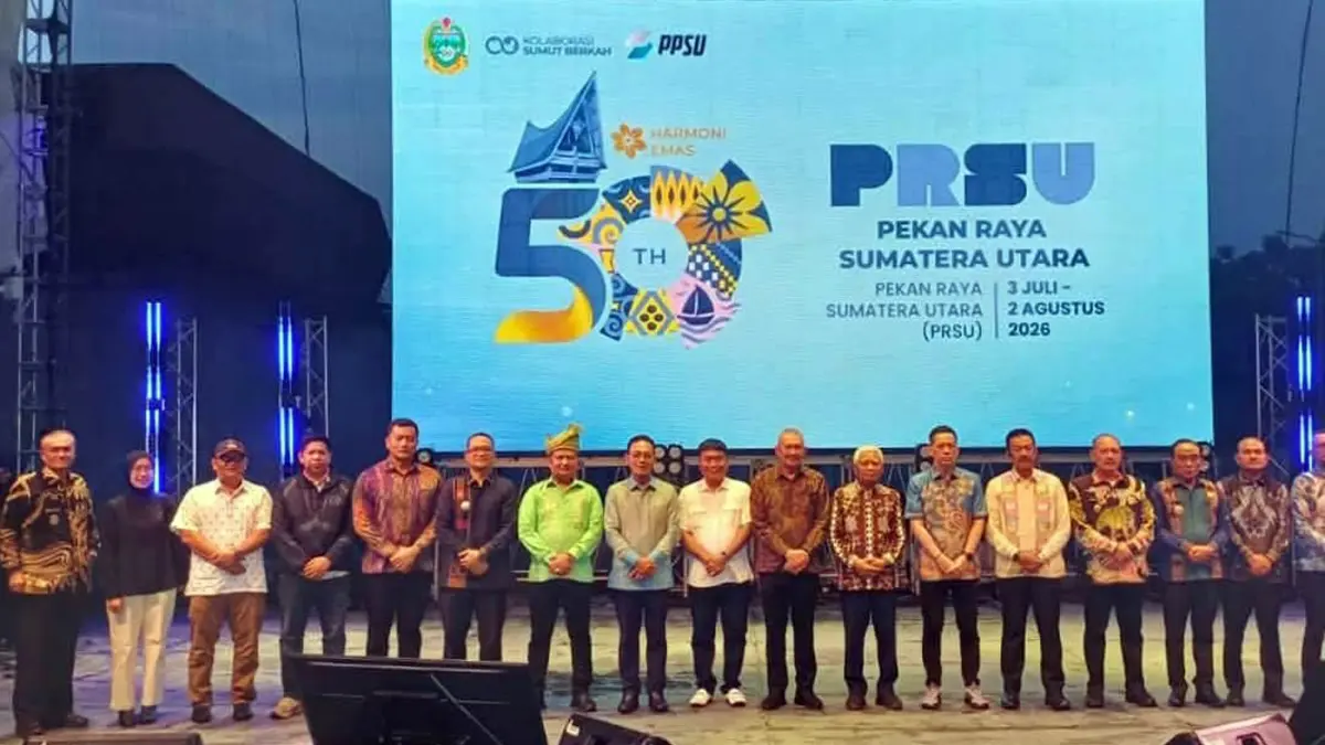 Sekda Kabupaten Karo Gelora Kurnia Putra Ginting didampingi Kepala Disbudporapar Karo Juni Antomi Kemit menghadiri penutupan Pekan Raya Sumatera Utara (PRSU) 2026 di Medan. Kehadiran Pemkab Karo menjadi bagian dari promosi potensi pariwisata, UMKM, pertanian, dan peluang investasi daerah.