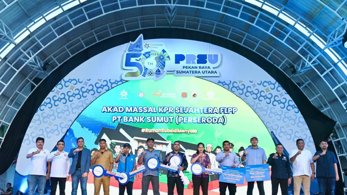 Akad Massal KPR Sejahtera FLPP digelar Bank Sumut di PRSU 2026 dengan total pembiayaan Rp10,7 miliar kepada 67 masyarakat berpenghasilan rendah sebagai dukungan terhadap Program 3 Juta Rumah pemerintah.