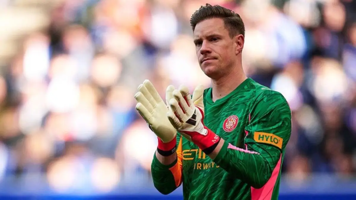 Marc-Andre ter Stegen menjalani tes medis sebelum bergabung dengan Ajax Amsterdam. Kiper asal Jerman itu akan bersaing dengan Martin Paes untuk memperebutkan posisi utama di bawah mistar gawang Ajax.