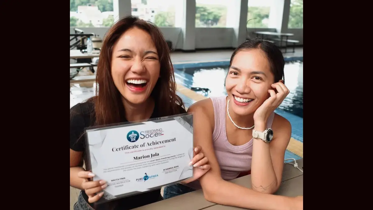 Marion Jola memperlihatkan sertifikat freediving yang berhasil diraihnya usai menyelesaikan tiga sesi latihan. Lala juga sukses menyelam hingga kedalaman 16 meter setelah sempat vakum dari olahraga bawah air tersebut.