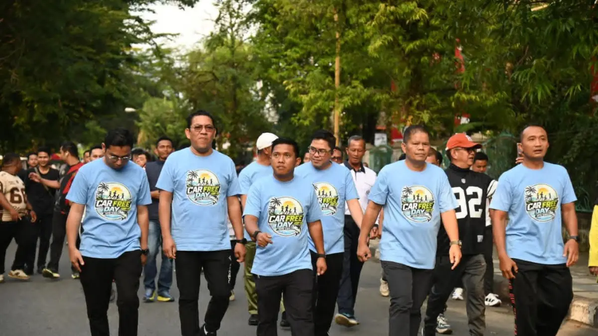 Wali Kota Sibolga Akhmad Syukri Nazry Penarik bersama Wakil Wali Kota Pantas Maruba Lumban Tobing dan unsur Forkopimda menghadiri Car Free Day perdana di Lapangan Simare-mare, Minggu (2/8/2026).