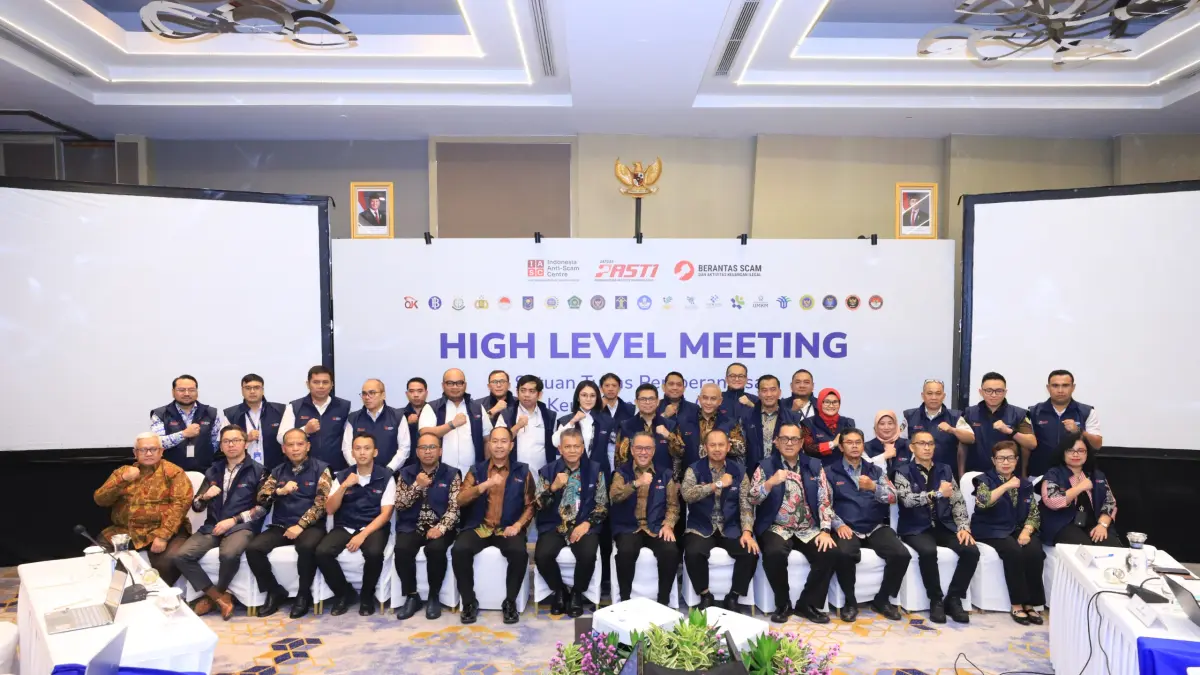 High Level Meeting Satgas PASTI di Jakarta membahas penguatan strategi pemberantasan aktivitas keuangan ilegal dan penipuan digital berbasis AI melalui sinergi lintas kementerian dan lembaga. (Foto: OJK)