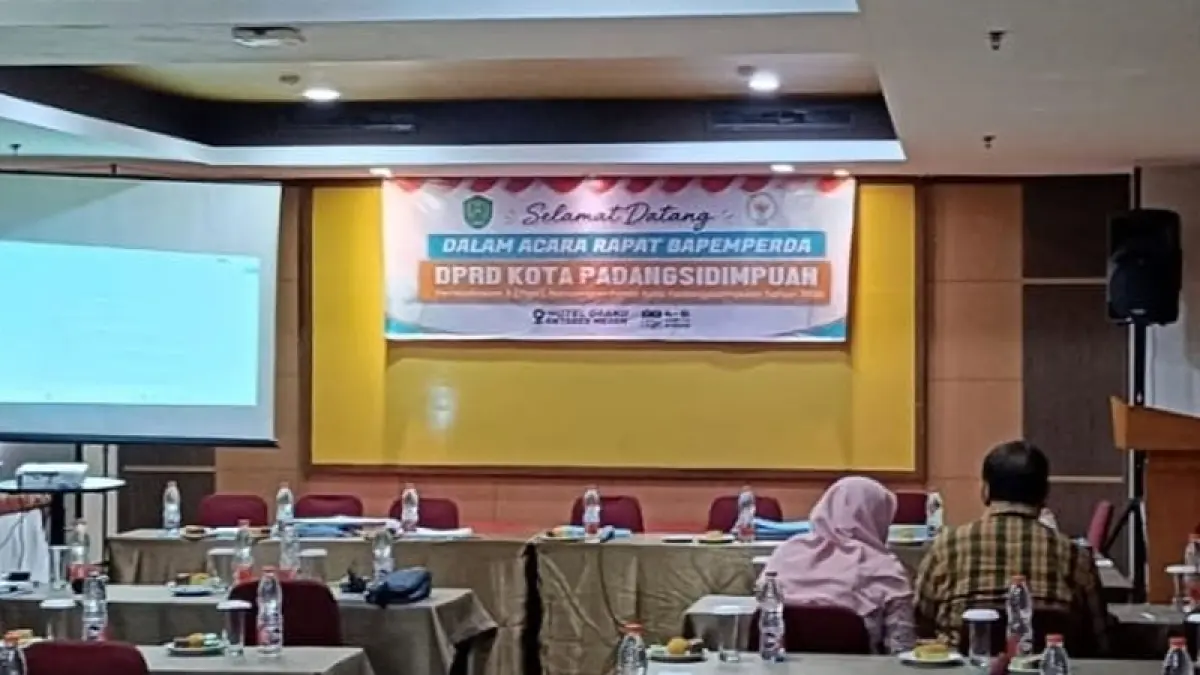 Anggota DPRD Kota Padangsidimpuan dan OPD P.Sidimpuan gelar rapat Bapemperda di Hotel Grand Antares Kota Medan, 4-6 Agustus 2026, menjadi sorotan publik.
