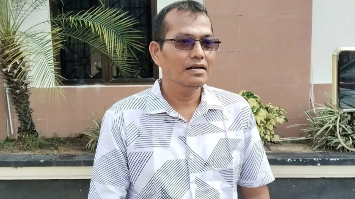 Anggota DPRD Kota Sibolga Mandapot Pasaribu usai mengikuti mediasi sengketa hak keuangan dan perjalanan dinas di Pengadilan Negeri Sibolga.