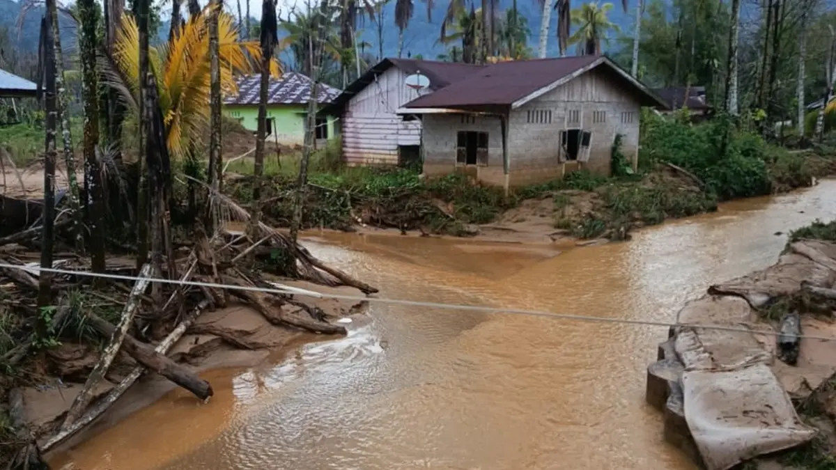 Kondisi banjir yang merendam permukiman warga di Kabupaten Tapanuli Tengah, salah satu daerah yang paling sering dilanda bencana di Sumatera Utara sepanjang 2026.