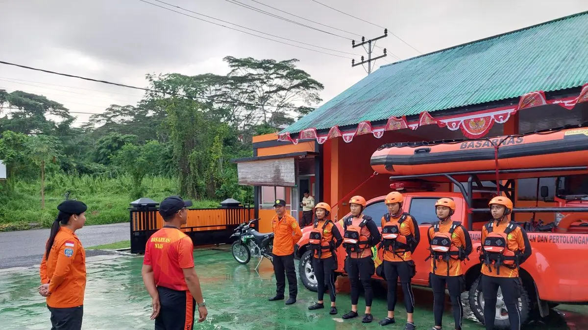 Satu tim rescue dari kantor SAR Nias dikerahkan untuk melakukan pencarian terhadap seorang diduga tenggelam di perairan Pulau Hamutala, Kecamatan Sirombu, Kabupaten Nias Barat, Sumatera Utara.