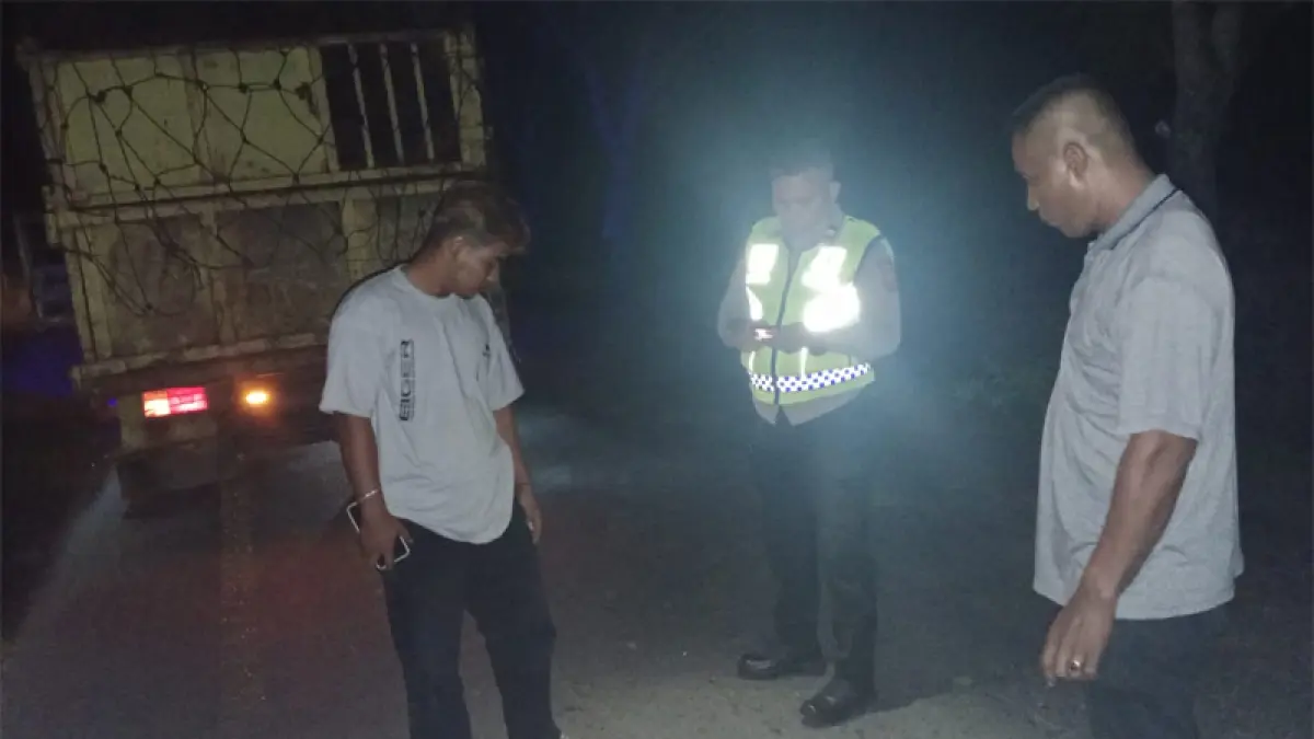 Truk dan sepedamotor yang mengalami kecelakaan di Asahan.