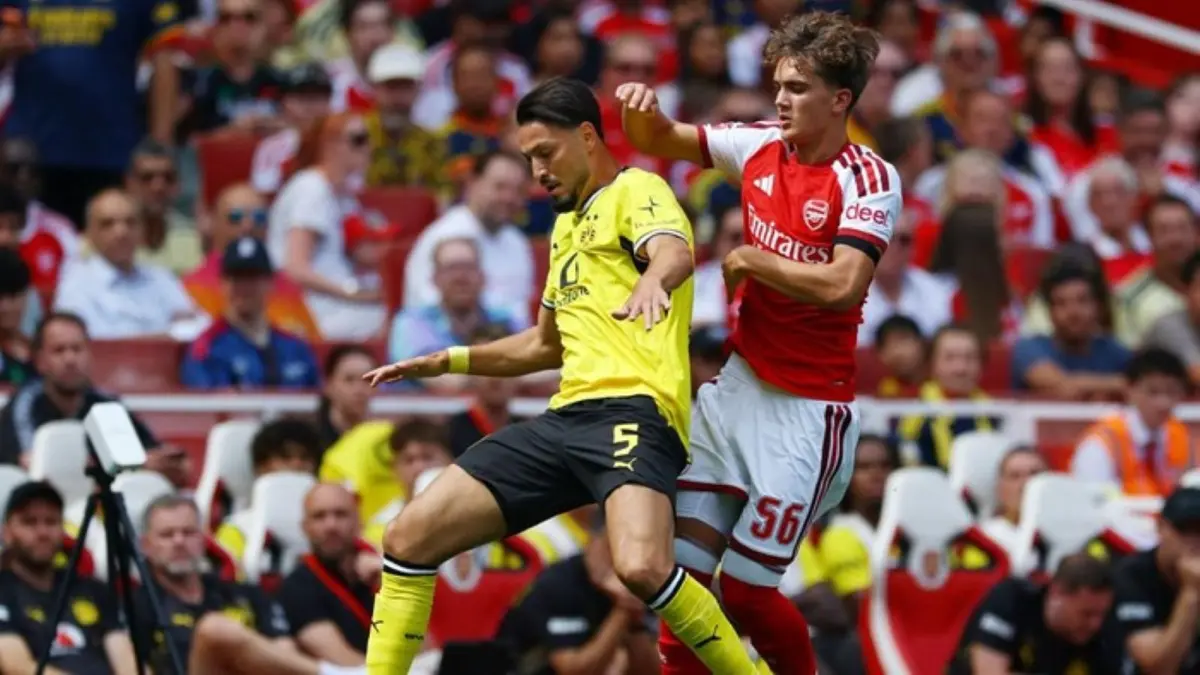  Arsenal kalah dari Borussia Dortmund dalam laga pramusim yang bertajuk Emirates Cup. 