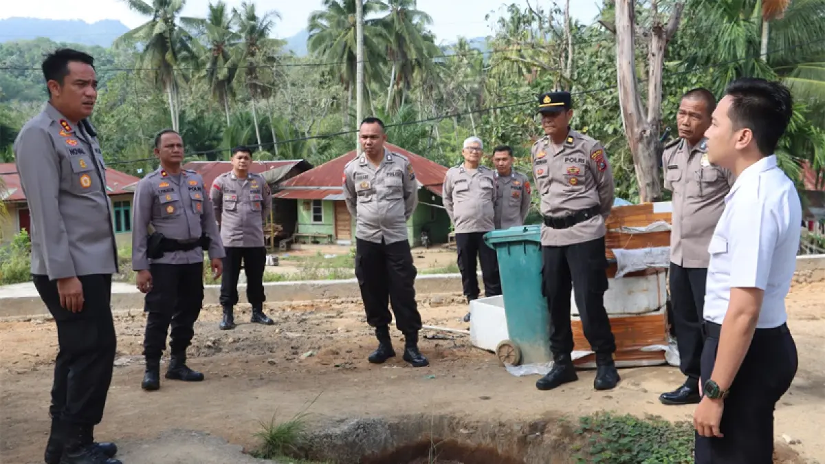 Kapolres Padangsidimpuan AKBP Noval N.G. Desky, bersama PJU melakukan kunjungan sekaligus pengecekan dapur di Kelurahan Sidangkal.