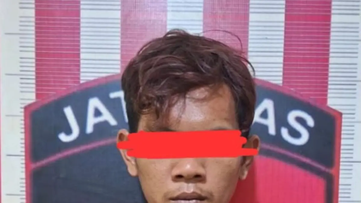  Tersangka MST diamankan di Mapolres Tapteng, Minggu (9/8/2026).&nbsp;