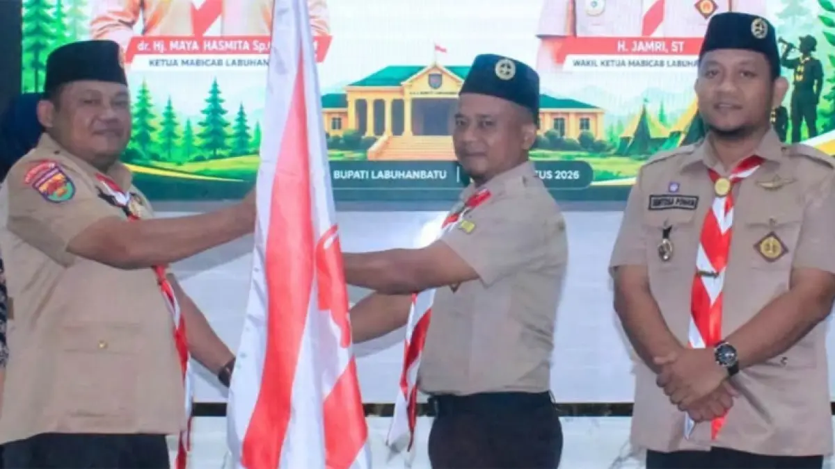 Wakil Bupati Labuhanbatu H Jamri (kiri).