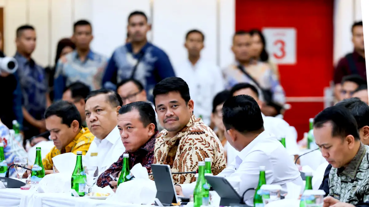 Gubernur Sumatera Utara Muhammad Bobby Afif Nasution menghadiri Rapat Koordinasi Forkopimda se-Sumatera yang dipimpin Mendagri Tito Karnavian di Batam, Rabu (12/8/2026). (DISKOMINFO SUMUT)