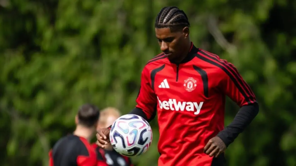 Marcus Rashford akhirnya kembali latihan di Manchester United.