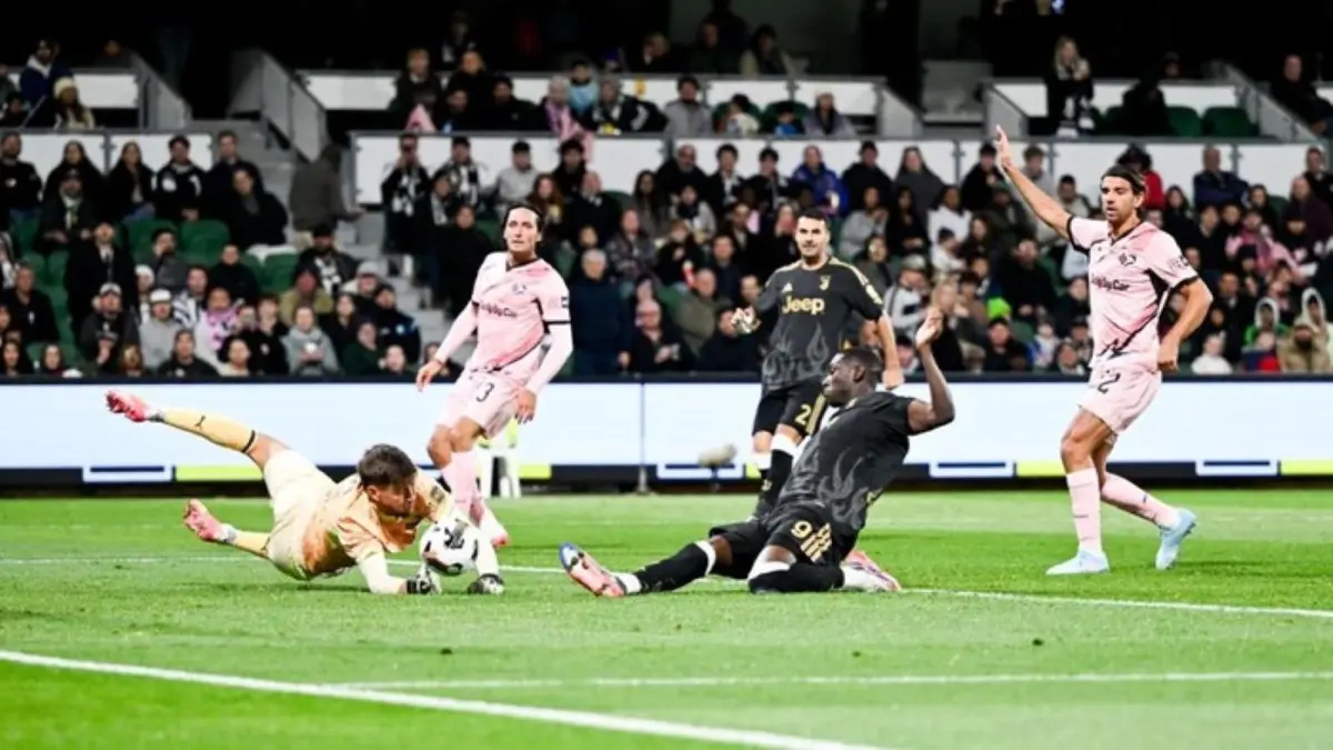  Si Nyonya Tua menutupnya dengan mengalahkan Palermo 2-0.