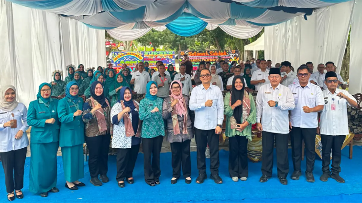 Tim Monitoring TP PKK Provinsi Sumatera Utara di Kelurahan Pantai Burung Kota Tanjungbalai.