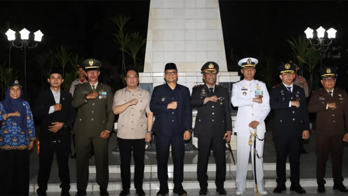 Apel Kehormatan kepada arwah para pahlawan dan malam renungan suci di Taman Makam Pahlawan Kota Tanjungbalai.