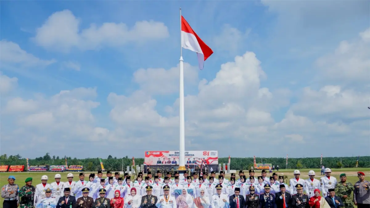 Bupati Batu Bara Dr. H. Baharuddin Siagian bersama Forkopimda usai upacara HUT Kemerdekaan Republik Indonesia.
