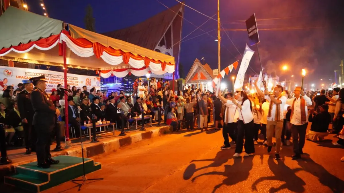 Gemerlap Lampion dan Pesta Kembang Api dalam rangka menyambut Hari Ulang Tahun (HUT) ke-81 Kemerdekaan Republik Indonesia, Minggu malam (16/8/2026) di Tapanuli Utara.