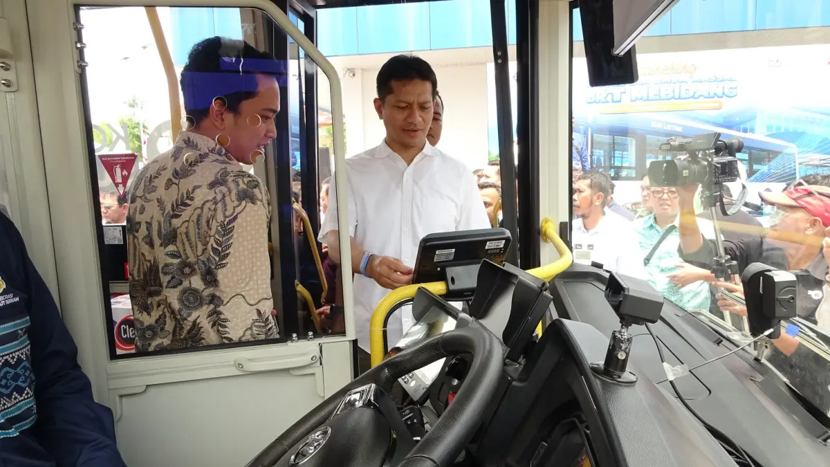  Uji coba pemakaian Smartcash dari Bank Sumut pada BRT Mebidang.
 