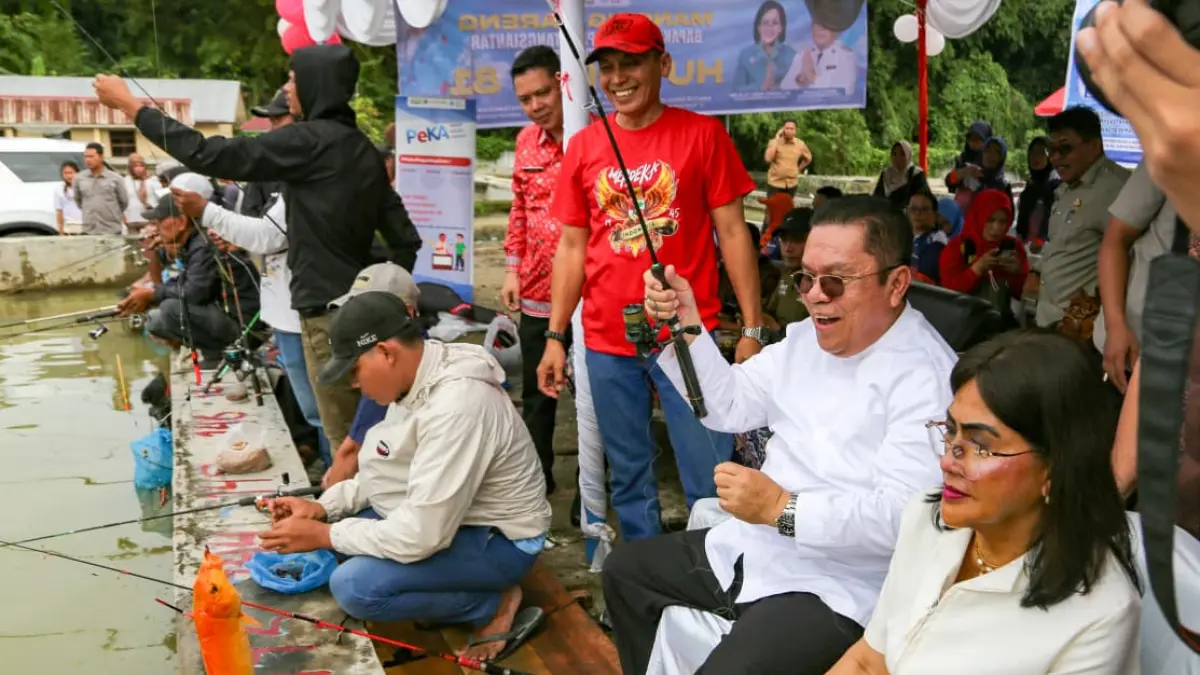 Lomba Mancing Bareng Wali Kota Pematangsiantar Wesly Silalahi berlangsung meriah. Peserta nomor 130 menjadi juara dengan ikan seberat 3 kilogram.