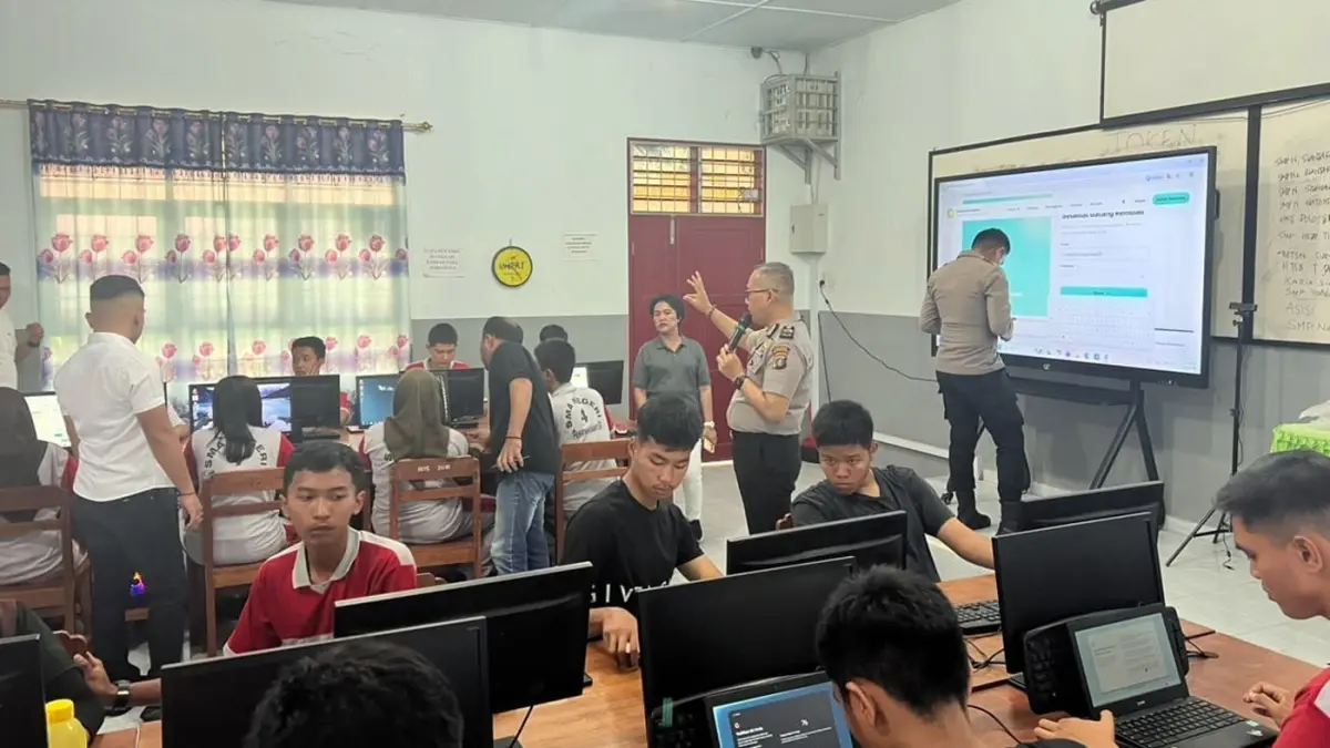 Pelajar SMA dan sederajat di Pematangsiantar mengikuti Sosialisasi Program Paham AI yang digelar Polres Pematangsiantar.