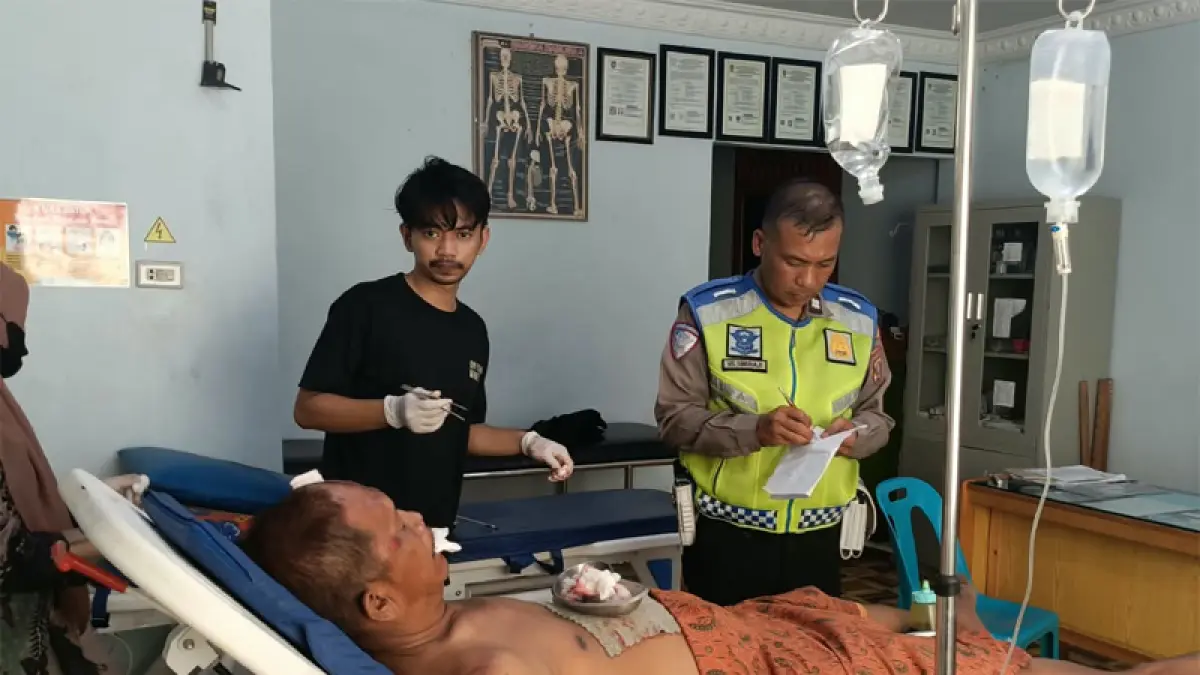 Korban Tunas Manurung saat mendapat perawatan di Klinik Permata Air Batu.