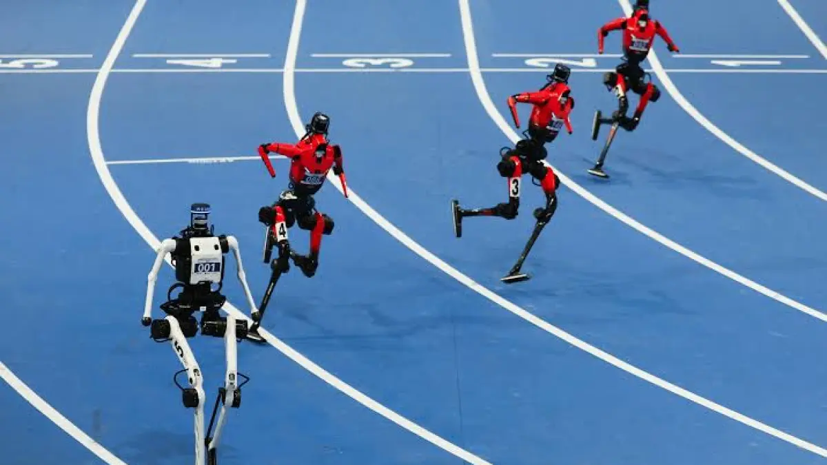 Robot humanoid berlaga dalam World Humanoid Robot Games 2026 di Beijing. Robot China TienKung mencatat waktu 9,39 detik dalam nomor lari 100 meter.